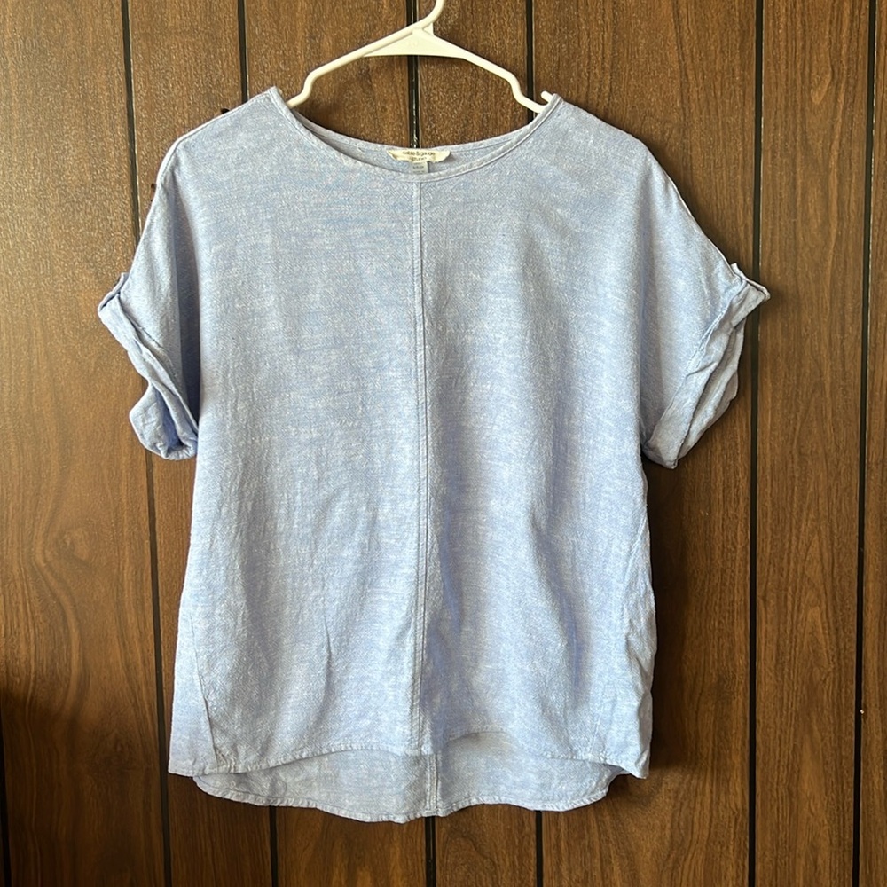 cable & gauge | Baby blue linen blend rolled sleeve top Women’s Size Small